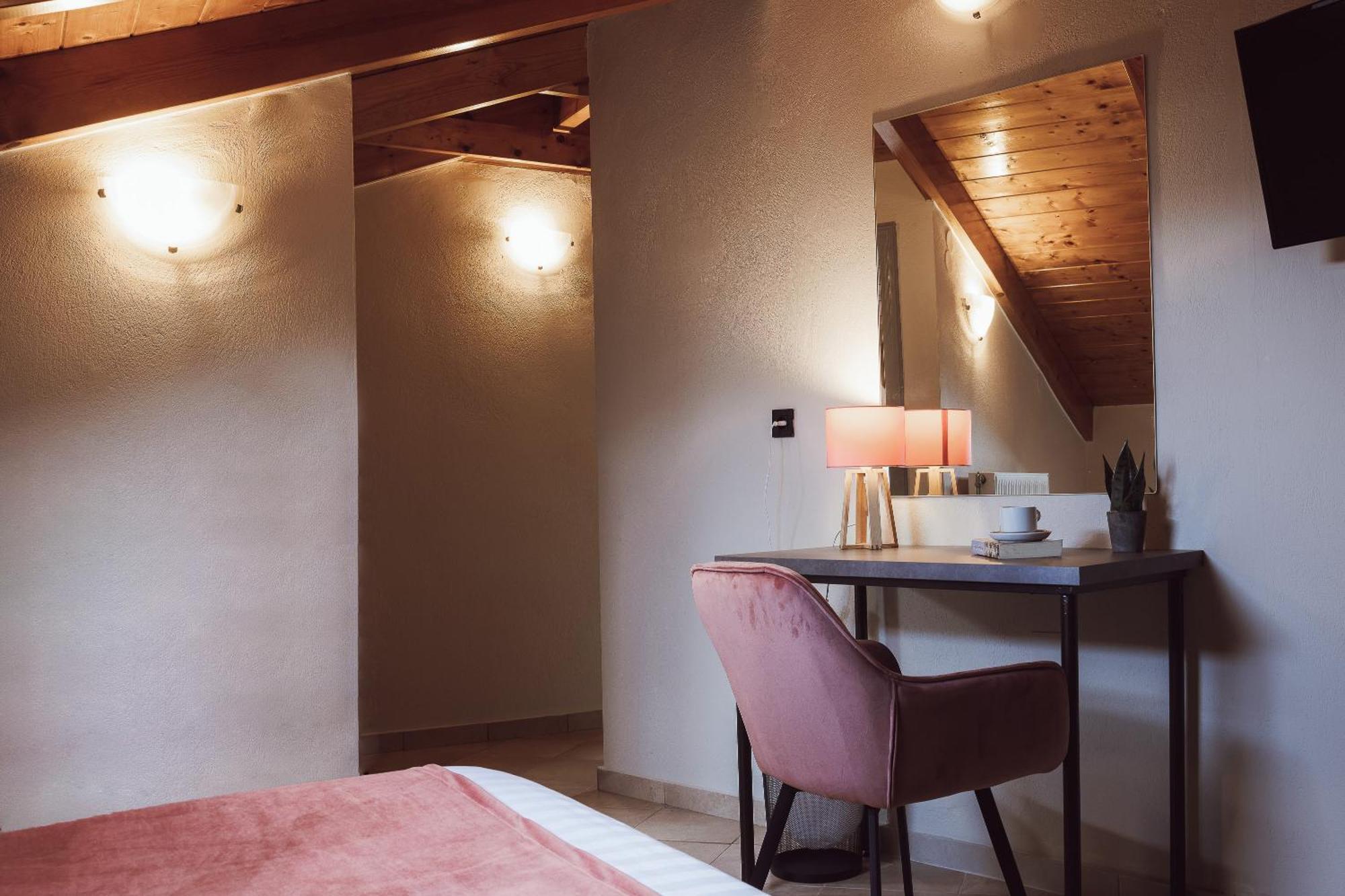 Akti Hotel ヨアニナ エクステリア 写真